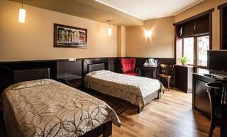 Отель Отель Его Пловдив Двухместный номер с 1 кроватью или 2 отдельными кроватями-9